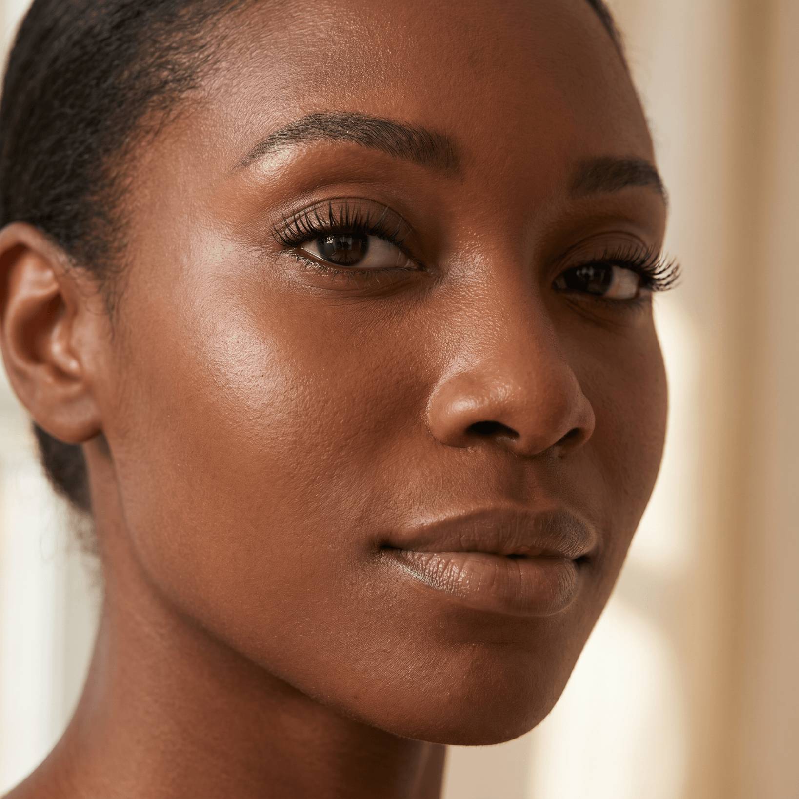 SoftLuxe Lengthening and Volumizing Mascara with Peptides in black with precision brush