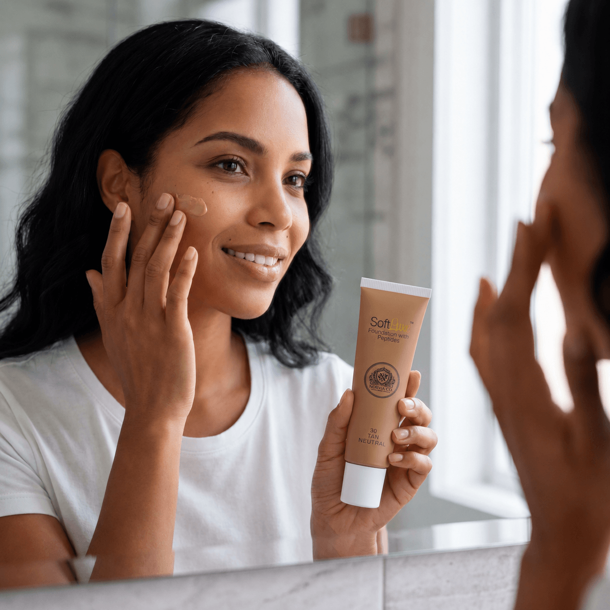 Foundation with Peptides - Buildable Coverage for Natural Glowing